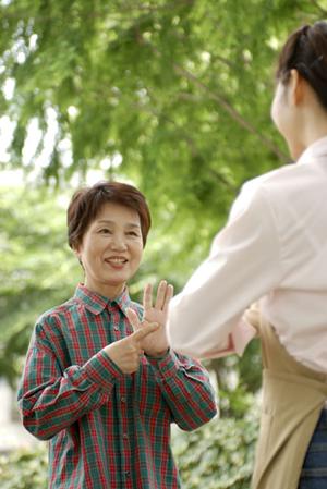 日本橋で受けられる肌にはりが出る治療